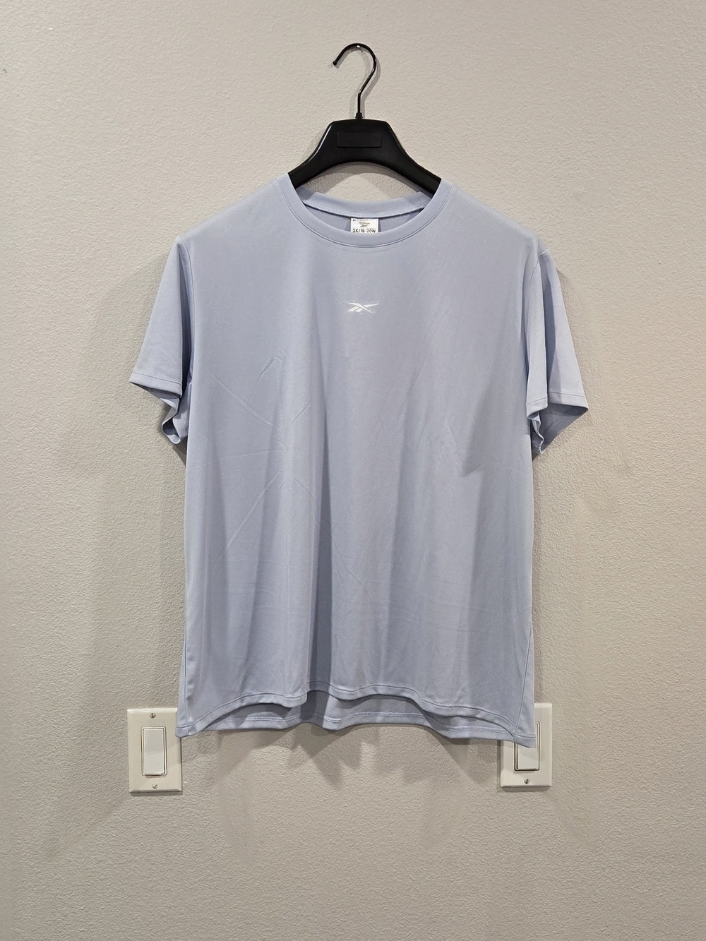 Reebok NWT Light Blue Short Sleeve Crew Neck Tee